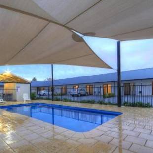 Фотографии мотеля
Red Earth Motel