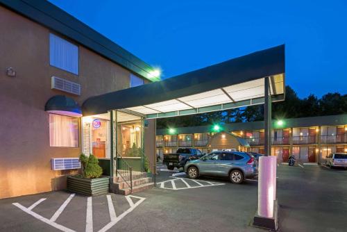 Фотография гостиницы Travelodge by Wyndham Beckley