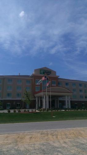 Фотография гостиницы Holiday Inn Express & Suites - Smithfield/Selma, an IHG Hotel