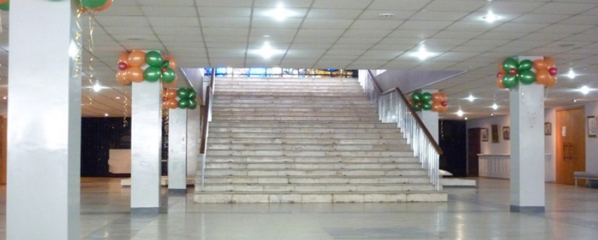 Фотографии фойе Фойе первого этажа МБУ ГКДЦ