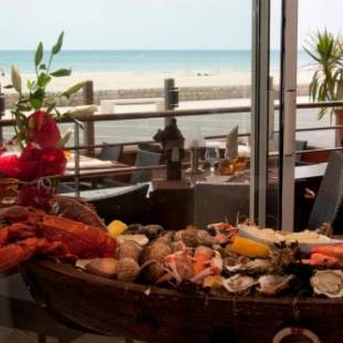 Фотографии гостиницы
Logis Hôtel Mediterranee