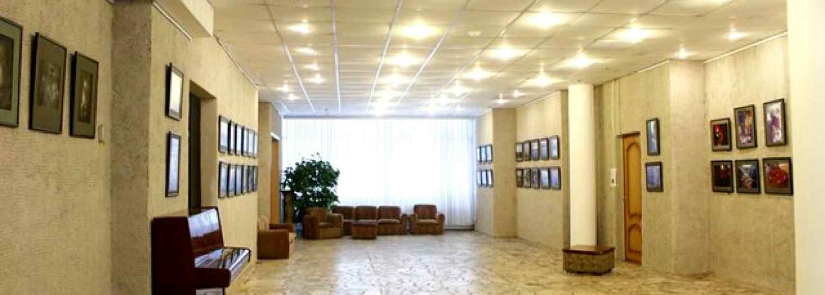 Фотография фойе Холл Дома ученых