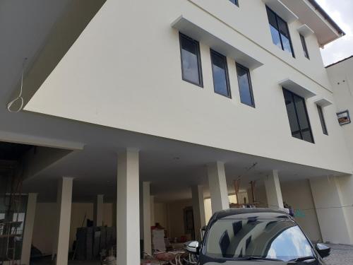 Фотография гостиницы Vaccinated Staff - OYO 1626 Alena Residence