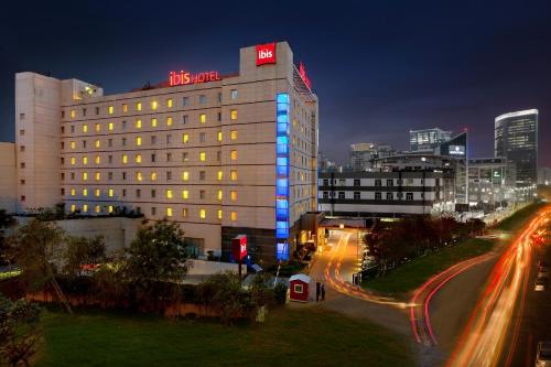 Фотография гостиницы ibis Gurgaon Golf Course Road - An Accor Brand