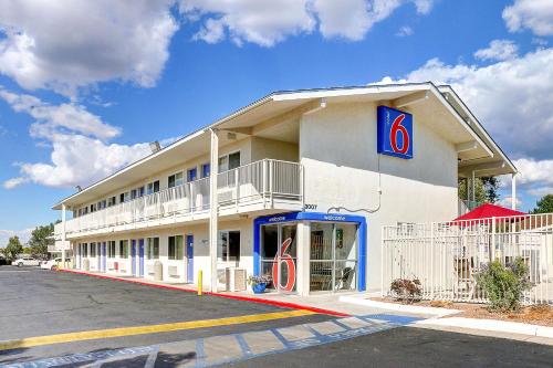 Фотография гостиницы Motel 6 Santa Fe