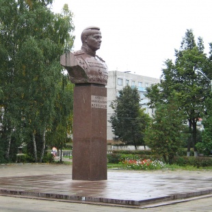Фотография памятника Памятник маршалу К. А. Мерецкову