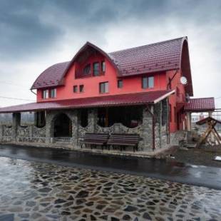 Фотографии гостевого дома
Pensiunea TAVISA