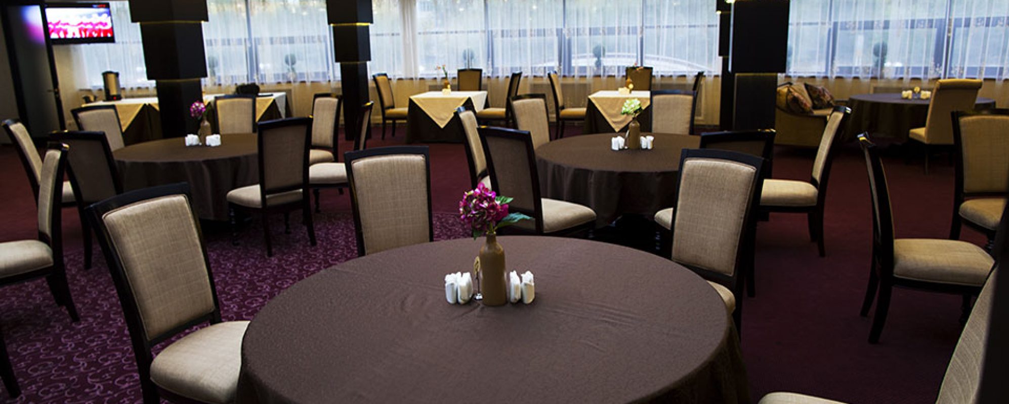 Фотографии банкетного зала Зал ресторана Лада