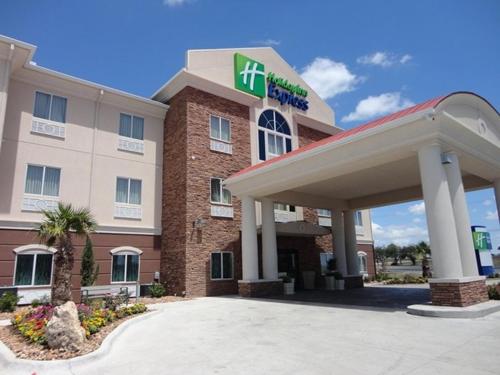 Фотографии гостиницы 
            Holiday Inn Express Kenedy, an IHG Hotel