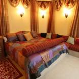 Фотография гостиницы Destinations Inn Theme Rooms