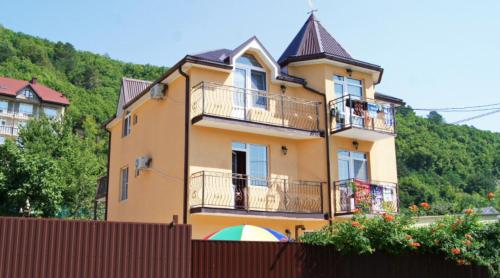 Фотография гостевого дома Золотой Орел