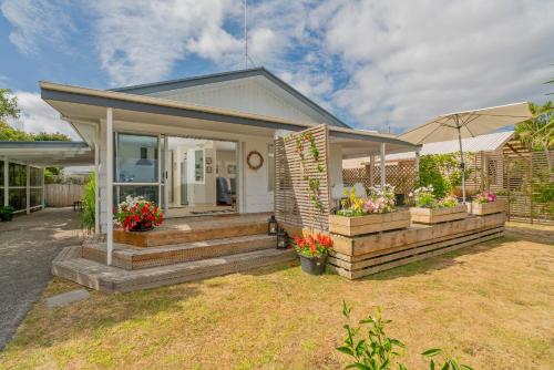 Фотография гостевого дома Park Drive - Whangamata Holiday Home