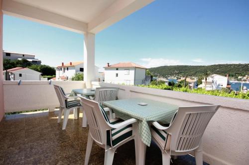 Фотография гостевого дома Apartments by the sea Supetarska Draga - Donja, Rab - 4981