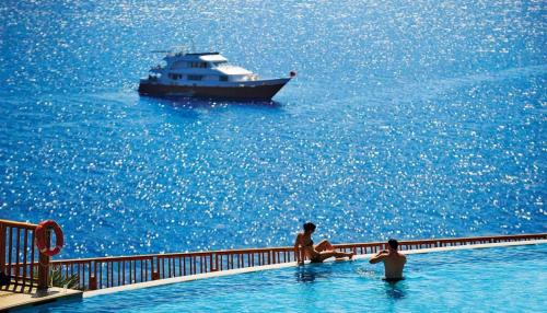 Фотографии гостиницы 
            Reef Oasis Blue Bay Resort & Spa