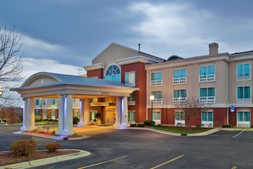 Фотография гостиницы Holiday Inn Express Hotel & Suites Grand Rapids-North, an IHG Hotel
