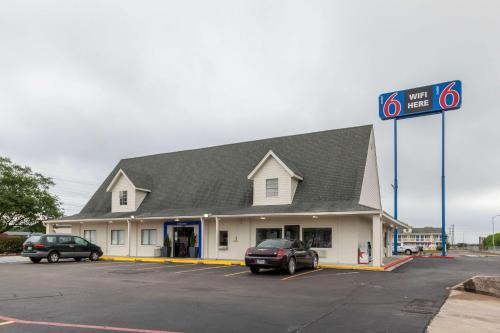 Фотография гостиницы Motel 6-Webster, TX - Houston - Nasa Lake