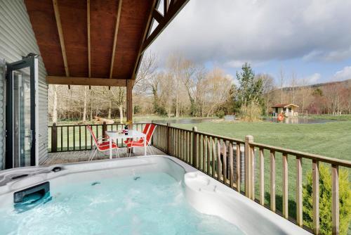 Фотография гостевого дома Kingfisher Lodge, Redlake Farm, Nr Glastonbury