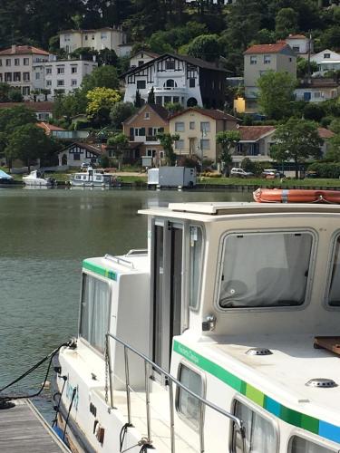 Фотография мини отеля Quand la ville dort