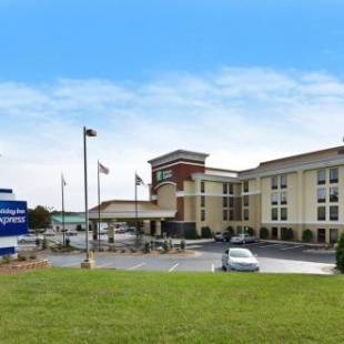 Фотографии гостиницы
Holiday Inn Express Burlington, an IHG Hotel