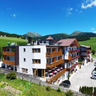 Фотографии гостиницы 
            Hotel Kristall