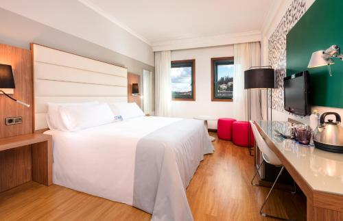 Фотография гостиницы Hotel Santiago Plaza Affiliated by Meliá