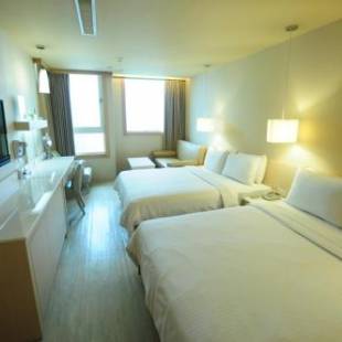 Фотографии гостиницы 
            Kindness Hotel - Kaohsiung Guang Rong Pier