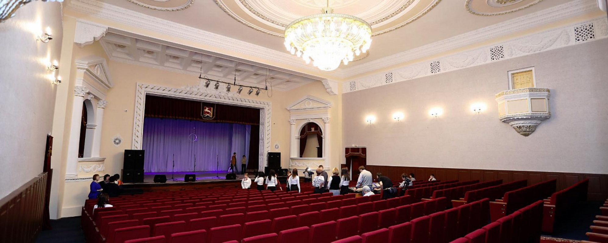 Фотографии концертного зала Зрительный зал Городского дома культуры