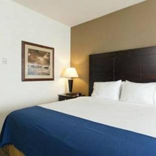 Фотографии гостиницы 
            Holiday Inn Express Hotel & Suites Lander, an IHG Hotel