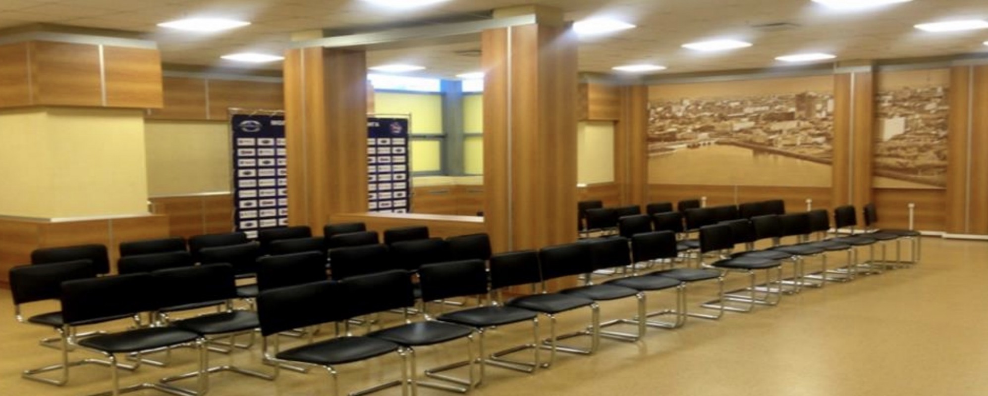 Фотографии конференц-зала Конференц-зал Ледовой арены Трактор