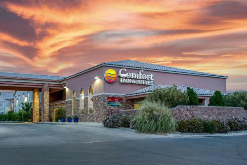 Фотография гостиницы Comfort Inn & Suites I-25 near Spaceport America