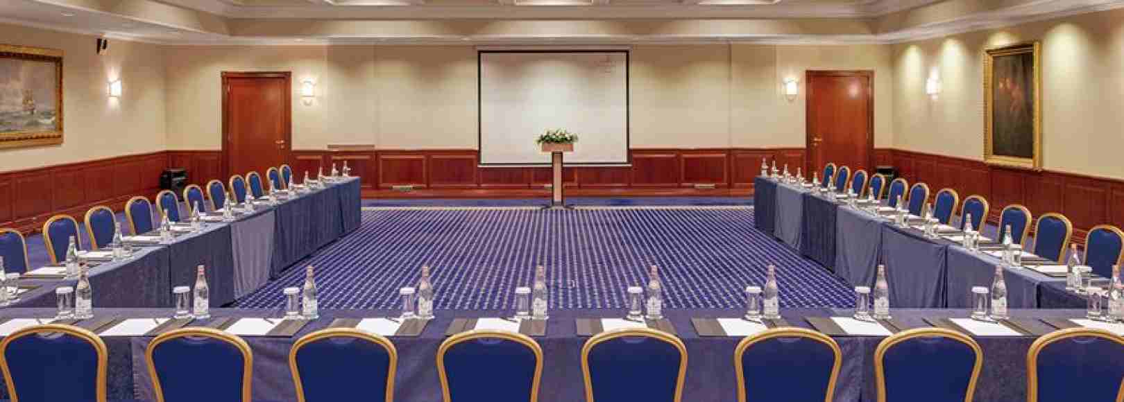 Фотография конференц-зала Нева