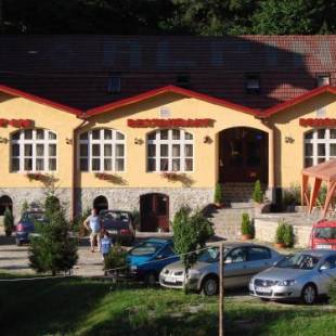 Фотографии гостевого дома
Pensiunea Alpin