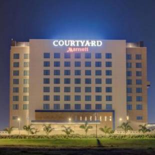 Фотография гостиницы Courtyard by Marriott Surat