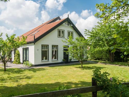Фотография гостевого дома Cozy Holiday Home in Schoorl with Private Garden