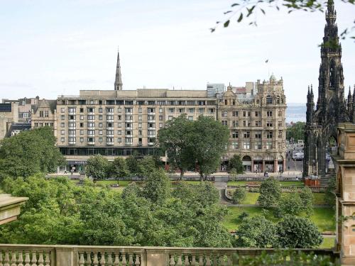 Фотография гостиницы Mercure Edinburgh City - Princes Street Hotel