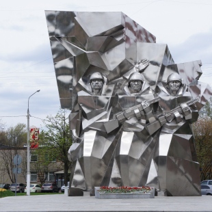 Фотография Памятник курсантам подольских военных училищ