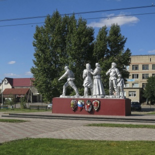 Фотография памятника Памятник Ершовцам, погибшим в Великой Отечественной войне 1941-45 гг.