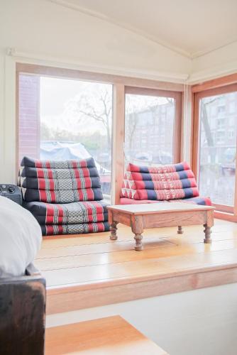 Фотография мини отеля The Amsterdam Houseboat Family - de Jordaan