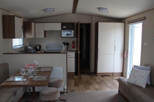 Фотография базы отдыха 3 Bed Static Caravan @ Hoburne Devon Bay
