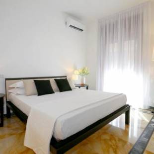 Фотографии мини отеля 
            Starhost - GOLDEN SUITE