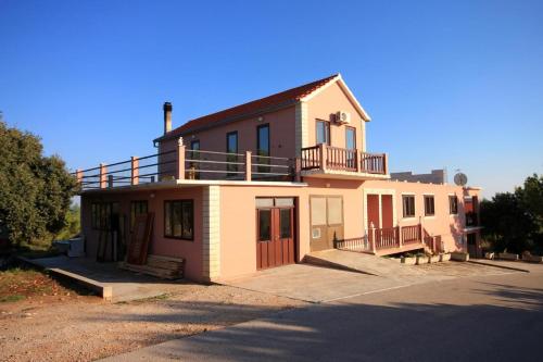 Фотография гостевого дома Apartments with a parking space Zavalatica, Korcula - 4458