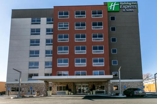 Фотография гостиницы Holiday Inn Express & Suites Jersey City North - Hoboken, an IHG Hotel