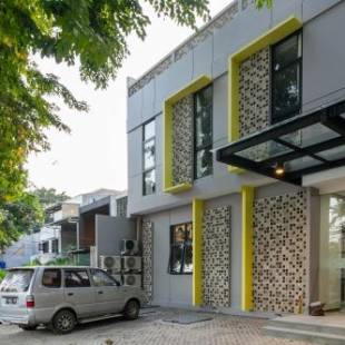 Фотографии гостиницы 
            RedDoorz Plus near Senayan City