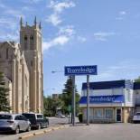 Фотография гостиницы Travelodge by Wyndham Moose Jaw