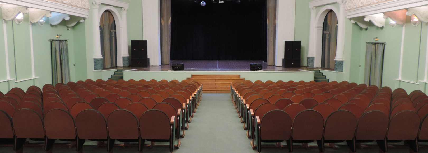 Фотография концертного зала Зрительный зал ДК Шахтеров