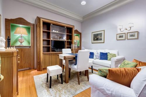 Фотография мини отеля Pantheon Antique Suite