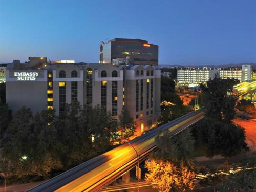 Фотография гостиницы Embassy Suites by Hilton Walnut Creek