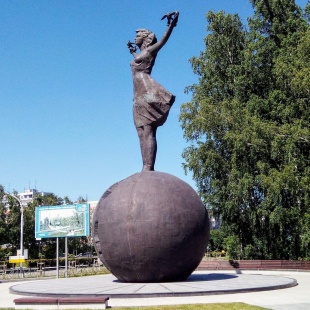 Фотография памятника Скульптура Моя Сибирь