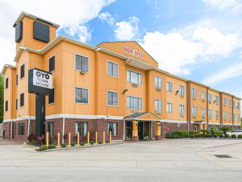 Фотография гостиницы OYO Townhouse Houston Brookhollow