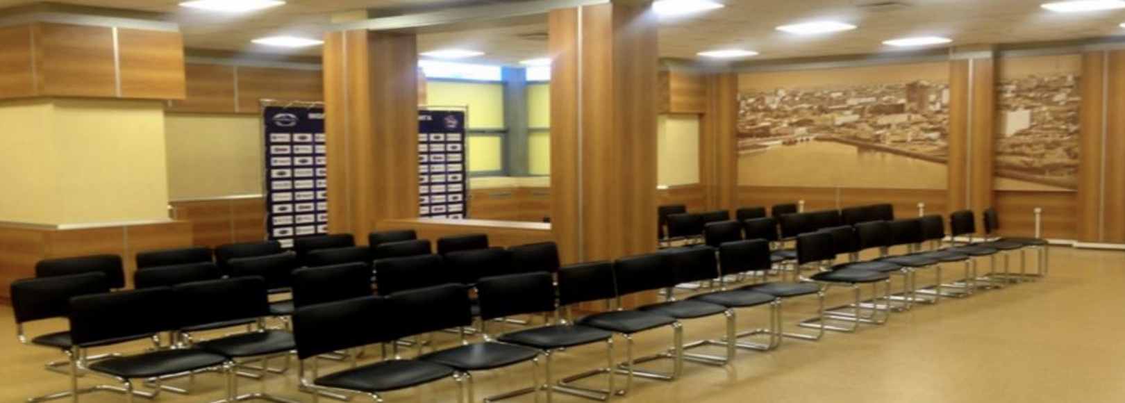 Фотография конференц-зала Конференц-зал Ледовой арены Трактор